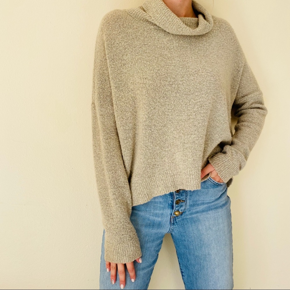 Daytrip grey long sleeve zipper back pullover sweater - Picture 3 of 8